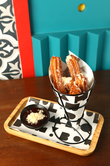 Churros Con Chocolate